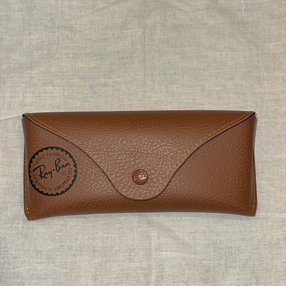 Ray Ban Sunglasses Case and cloth main image 6